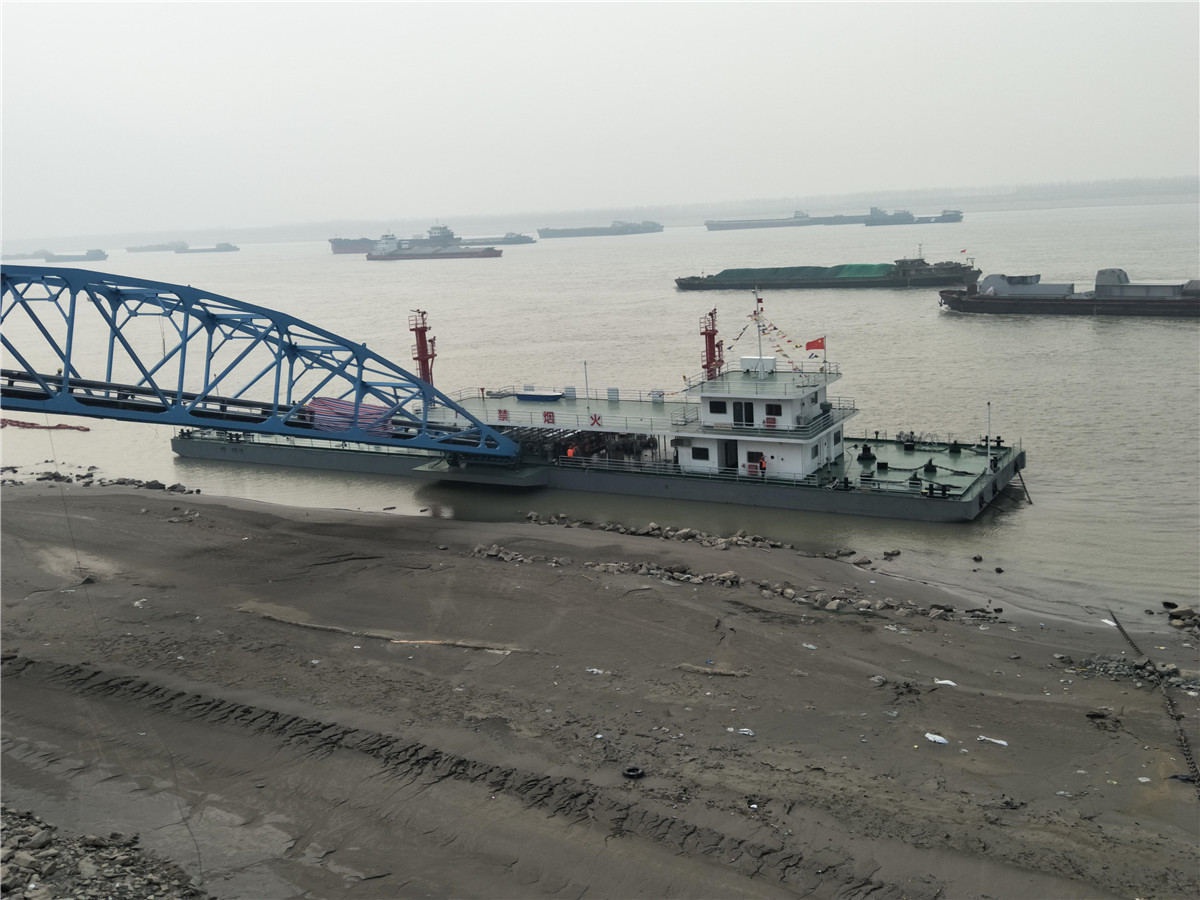 岳陽(yáng)70、90米油化船2